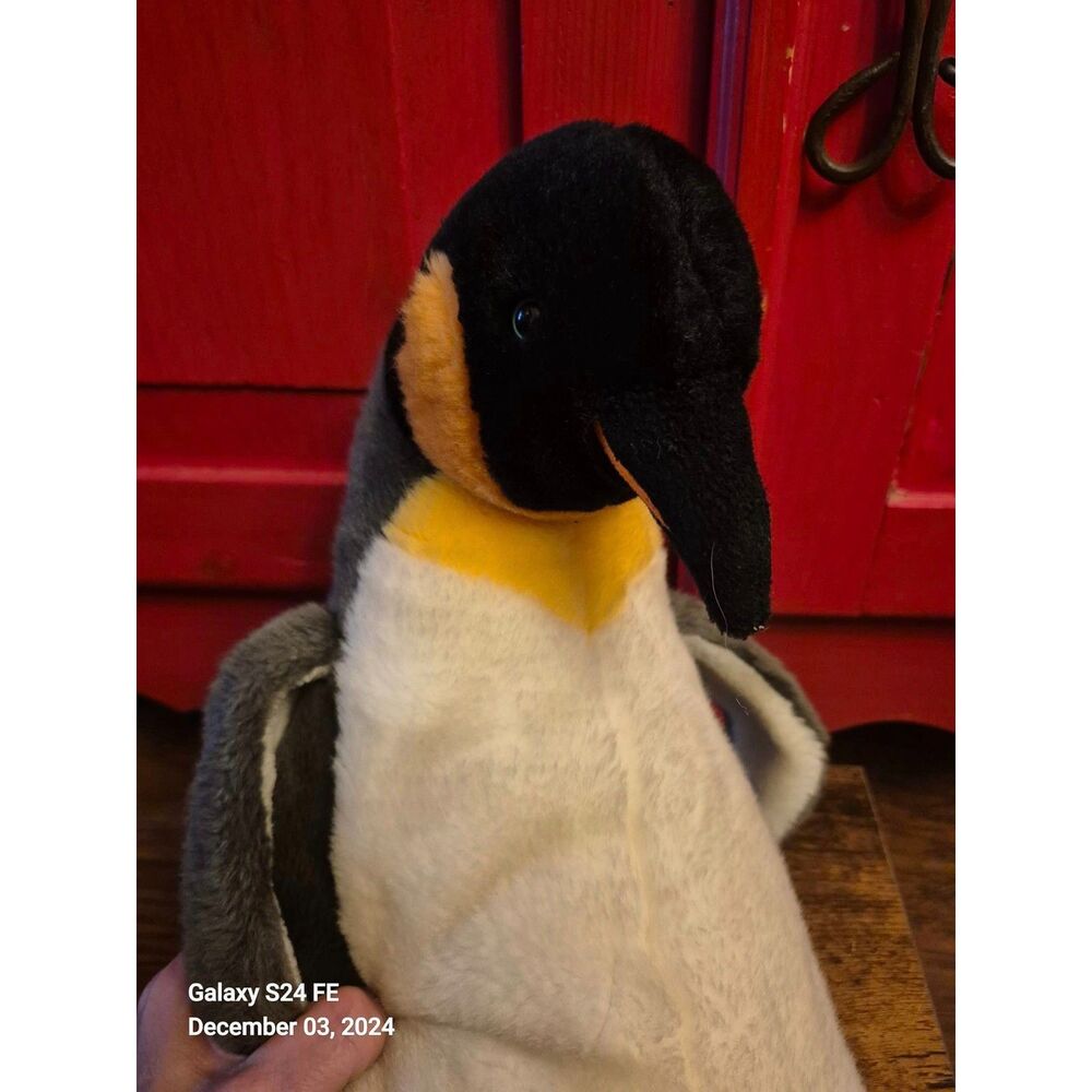 The Petting Zoo 15" Emperor Penguin Plush Stuffed Animal Blue Eye Toy No Tag EUC